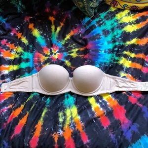 Nude strapless Victoria secret bra (32B)